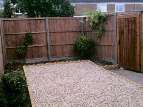 B LANDSCAPING AND FENCING 3