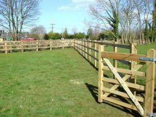 Trentwood Fencing Ltd in Oxfordshire