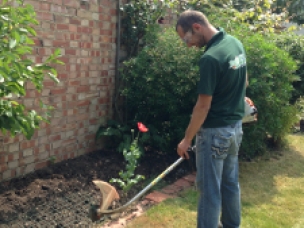 Gardeners Harrow Weald  in London