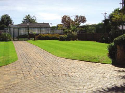 4 Seasons Lawn and Garden 1